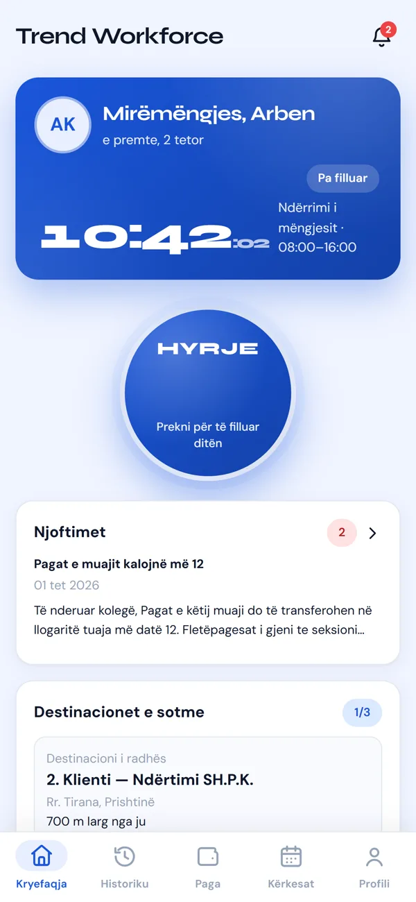 Kryefaqja e punëtorit me butonin HYRJE